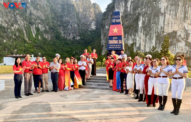 Nhịp cầu nghĩa tình: Kiều bào châu Âu và Hải quân Nhân dân Việt Nam